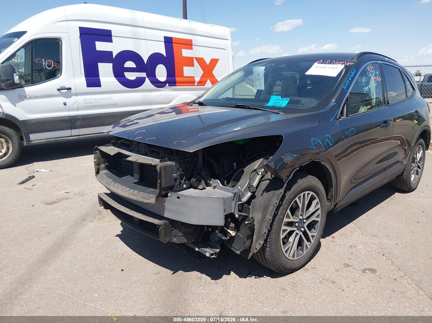 2020 Ford Escape VIN 1FMCU9H64LUA82550 IAAI salvage auction — FRONT & REAR, Salvage Title, sold $2,850 on 2026-08-22 (photo 6)