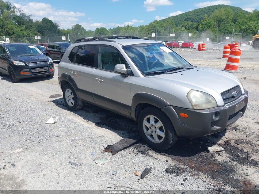 2005 Hyundai Tucson VIN KM8JN12DX5U129368 IAAI salvage auction — NORMAL WEAR, Clear, sold $225 on 2026-07-21 (photo 1)