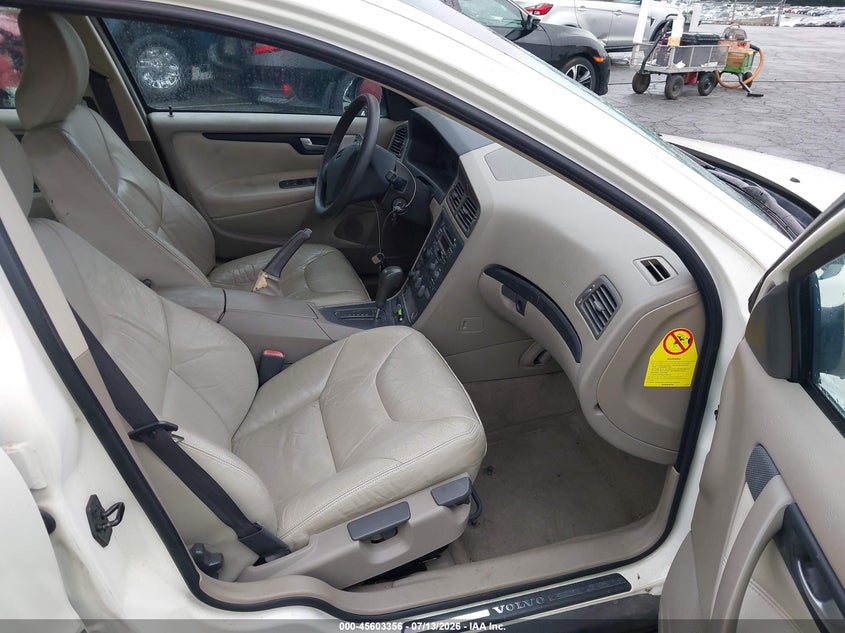 2001 Volvo S60 VIN YV1RS61R912026646 IAAI salvage auction — NORMAL WEAR, Clear (North Carolina), sold $350 on 2026-07-23 (photo 5)