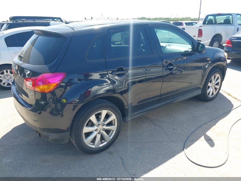 2015 Mitsubishi Outlander VIN 4A4AP3AU3FE025501 IAAI salvage auction — NORMAL WEAR, Original (Texas), sold $500 on 2026-07-29 (photo 4)