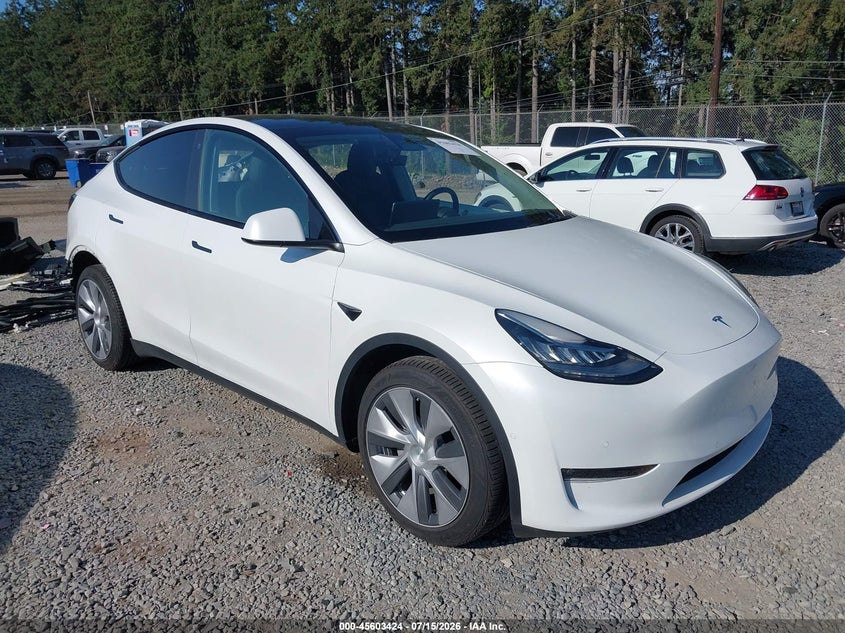 2022 Tesla Model y VIN 7SAYGDEE5NF428622 IAAI salvage auction — LEFT SIDE, Salvage Title, sold $9,500 on 2026-08-03 (photo 1)