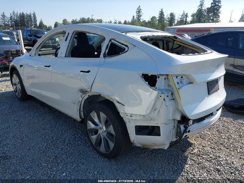 2022 Tesla Model y VIN 7SAYGDEE5NF428622 IAAI salvage auction — LEFT SIDE, Salvage Title, sold $9,500 on 2026-08-03 (photo 3)