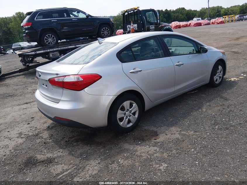 2014 Kia Forte VIN KNAFK4A61E5132870 IAAI salvage auction — NORMAL WEAR, Clear (New Jersey), sold $1,675 on 2026-07-16 (photo 4)