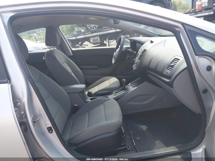 2014 Kia Forte VIN KNAFK4A61E5132870 IAAI salvage auction — NORMAL WEAR, Clear (New Jersey), sold $1,675 on 2026-07-16 (photo 5)