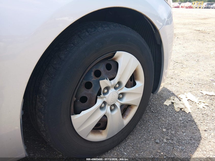2014 Kia Forte VIN KNAFK4A61E5132870 IAAI salvage auction — NORMAL WEAR, Clear (New Jersey), sold $1,675 on 2026-07-16 (photo 6)
