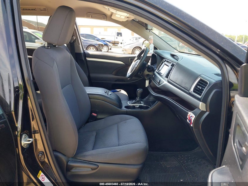 2014 Toyota Highlander VIN 5TDBKRFH3ES046821 IAAI salvage auction — NORMAL WEAR, Salvage Title, sold $6,500 on 2026-08-01 (photo 5)