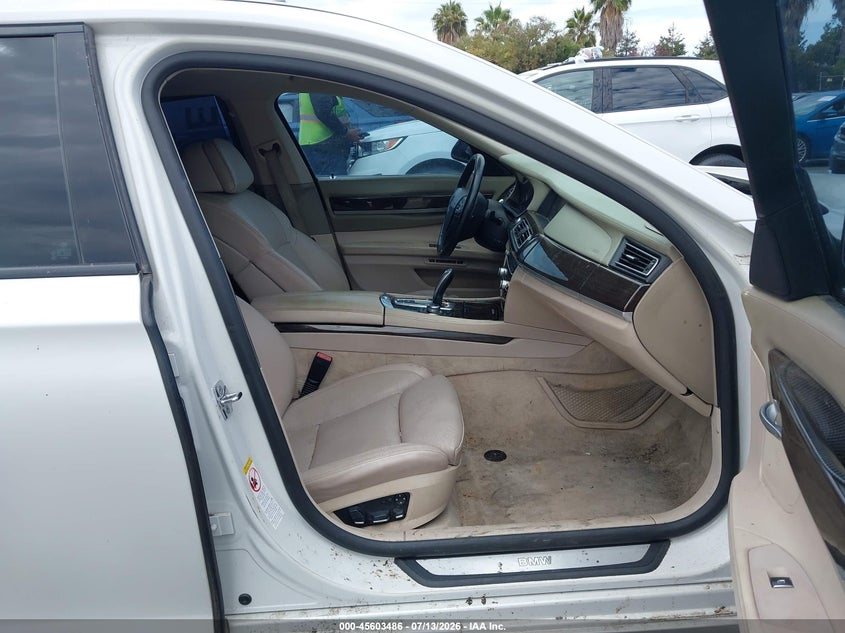 2009 BMW 7 series VIN WBAKB83519CY58773 IAAI salvage auction — NORMAL WEAR, Salvage (California), sold $125 on 2026-07-29 (photo 5)