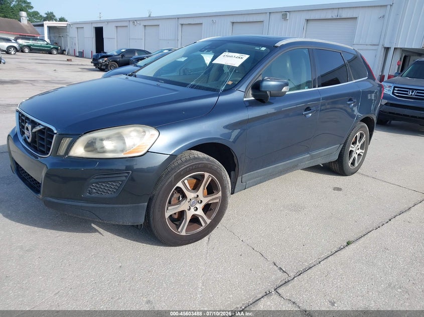 2011 Volvo Xc60 VIN YV4902DZ8B2216792 IAAI salvage auction — LEFT SIDE, Clear (Florida), sold $625 on 2026-07-29 (photo 2)