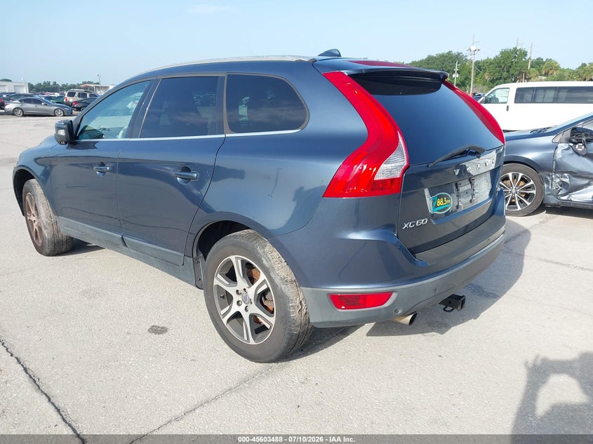 2011 Volvo Xc60 VIN YV4902DZ8B2216792 IAAI salvage auction — LEFT SIDE, Clear (Florida), sold $625 on 2026-07-29 (photo 3)