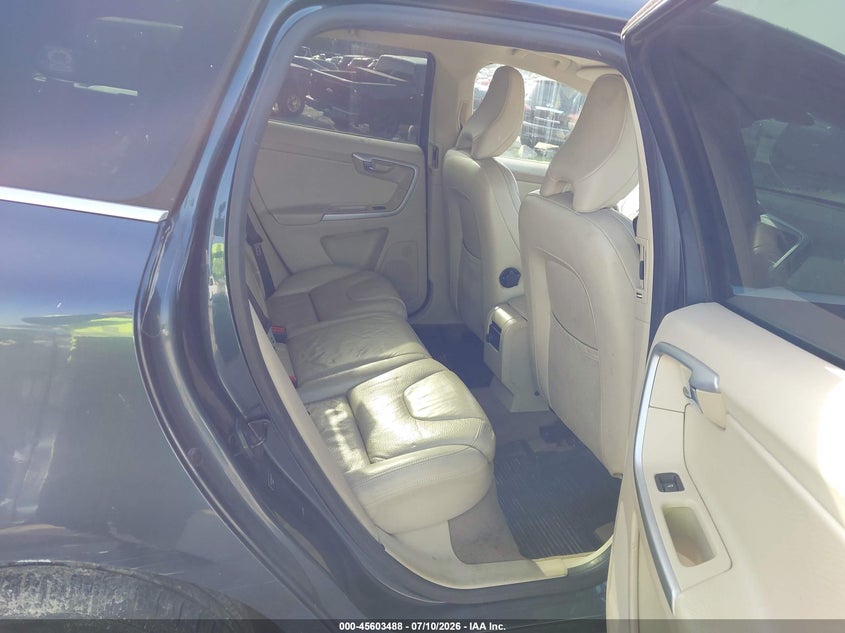2011 Volvo Xc60 VIN YV4902DZ8B2216792 IAAI salvage auction — LEFT SIDE, Clear (Florida), sold $625 on 2026-07-29 (photo 8)