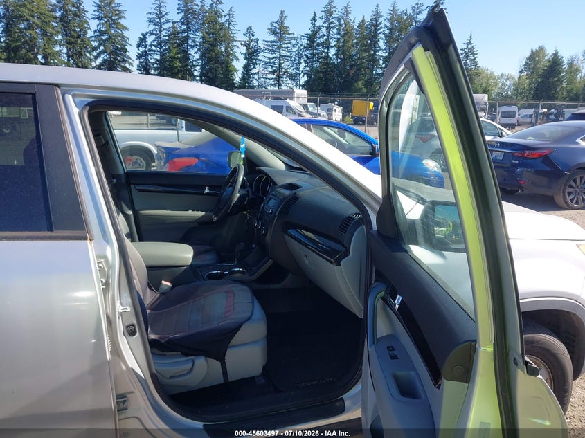 2012 Kia Sorento VIN 5XYKT3A19CG247539 IAAI salvage auction — NORMAL WEAR, Clear-Dealer Only (Oregon), sold $1,000 on 2026-07-15 (photo 5)