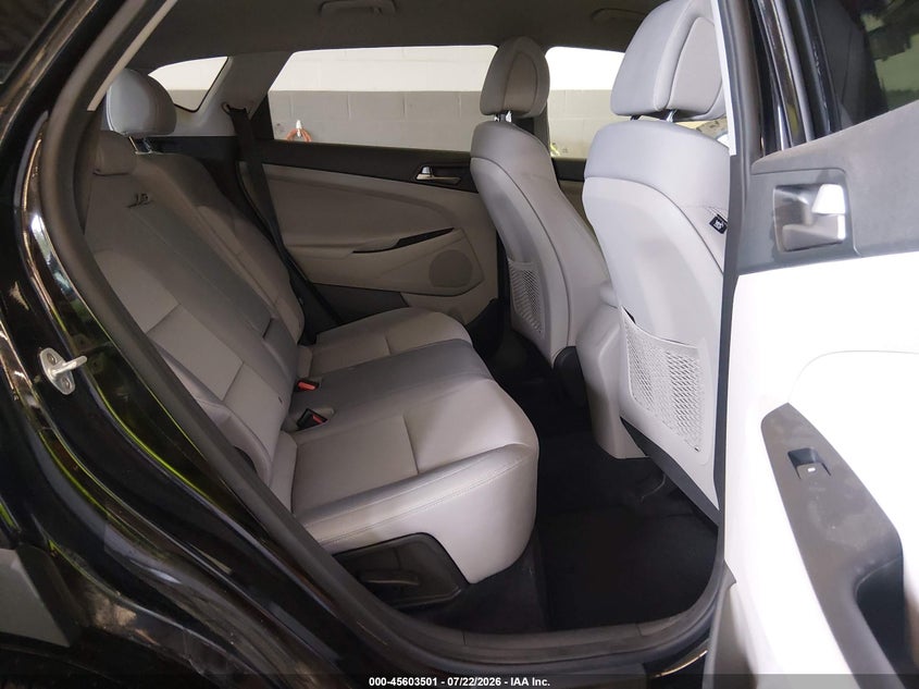 2018 Hyundai Tucson VIN KM8J2CA44JU655799 IAAI salvage auction — NORMAL WEAR, Sf97 (New York), sold $9,275 on 2026-08-20 (photo 8)