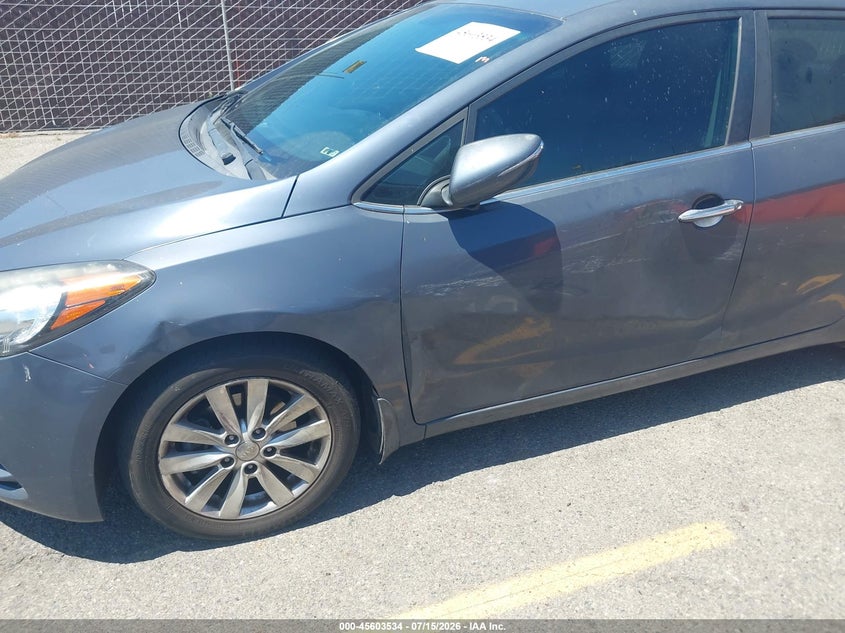 2015 Kia Forte VIN KNAFX5A82F5327452 IAAI salvage auction — LEFT SIDE, Salvage (California), sold $775 on 2026-07-29 (photo 6)