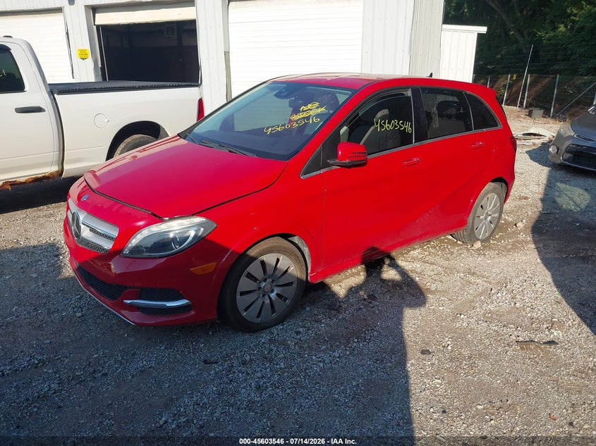 2016 Mercedes-benz B-class VIN WDDVP9AB0GJ009152 IAAI salvage auction — FRONT END, Clear (Indiana), sold $3,500 on 2026-07-29 (photo 2)