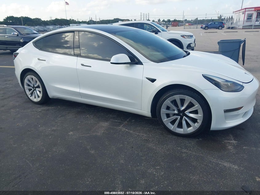2022 Tesla Model 3 VIN 5YJ3E1EB6NF269353 IAAI salvage auction — LEFT SIDE, Salvage Title, sold $9,400 on 2026-08-28 (photo 1)