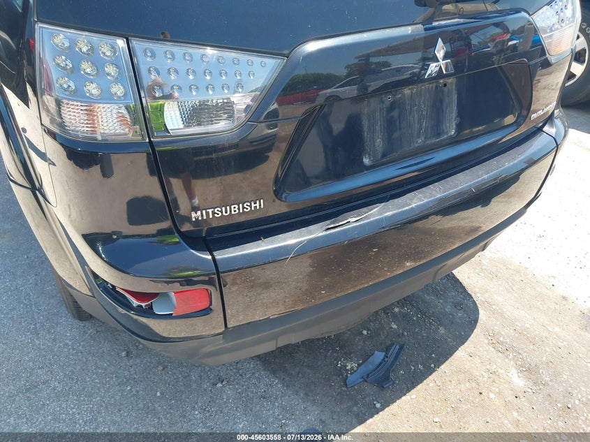 2009 Mitsubishi Outlander VIN JA4LT21W39Z011466 IAAI salvage auction — NORMAL WEAR, Clear (Illinois), sold $350 on 2026-07-27 (photo 6)