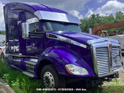 2018 Kenworth T680 VIN 1XKYD49X6JJ175447 IAAI salvage auction — SIDE, Clear (Illinois), sold $17,000 on 2026-07-15 (photo 1)