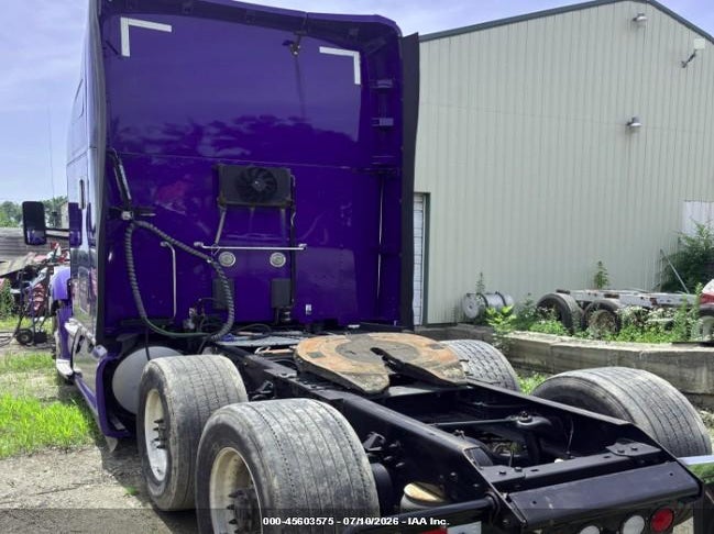 2018 Kenworth T680 VIN 1XKYD49X6JJ175447 IAAI salvage auction — SIDE, Clear (Illinois), sold $17,000 on 2026-07-15 (photo 3)