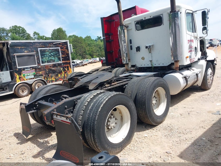2004 Freightliner Conventional VIN 1FUJA6AS94LM48206 IAAI salvage auction — FRONT END, Salvage (South Carolina), sold $2,250 on 2026-07-21 (photo 4)