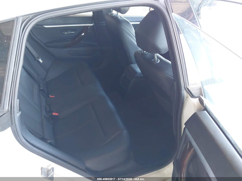2017 BMW 4er VIN WBA4F7C53HG787140 IAAI salvage auction — NORMAL WEAR, Salvage Title, sold $525 on 2026-07-21 (photo 8)