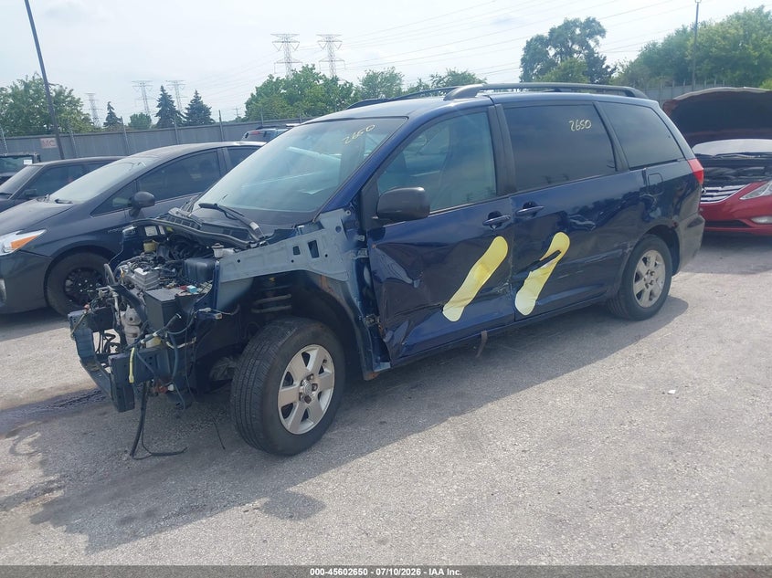 2007 Toyota Sienna VIN 5TDZK23C17S084498 IAAI salvage auction — NORMAL WEAR, Clear (Illinois), sold $550 on 2026-07-29 (photo 2)