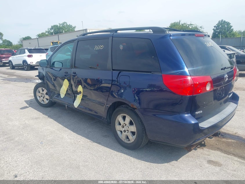 2007 Toyota Sienna VIN 5TDZK23C17S084498 IAAI salvage auction — NORMAL WEAR, Clear (Illinois), sold $550 on 2026-07-29 (photo 3)