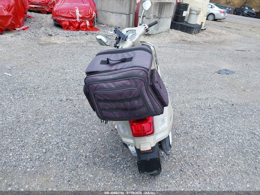 2025 Vespa Gts VIN ZAPMD30N4S5100013 IAAI salvage auction — FRONT END, Salvage (Pennsylvania), sold $2,200 on 2026-08-11 (photo 6)