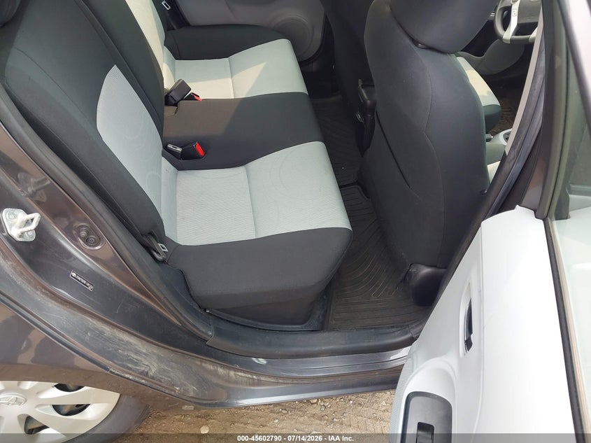 2014 Toyota Prius c VIN JTDKDTB39E1081006 IAAI salvage auction — RIGHT REAR, Salvage Title, sold $875 on 2026-07-24 (photo 8)