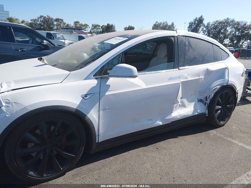2016 Tesla Model x VIN 5YJXCAE46GF004833 IAAI salvage auction — SIDE, Salvage (California), sold $5,100 on 2026-07-30 (photo 6)