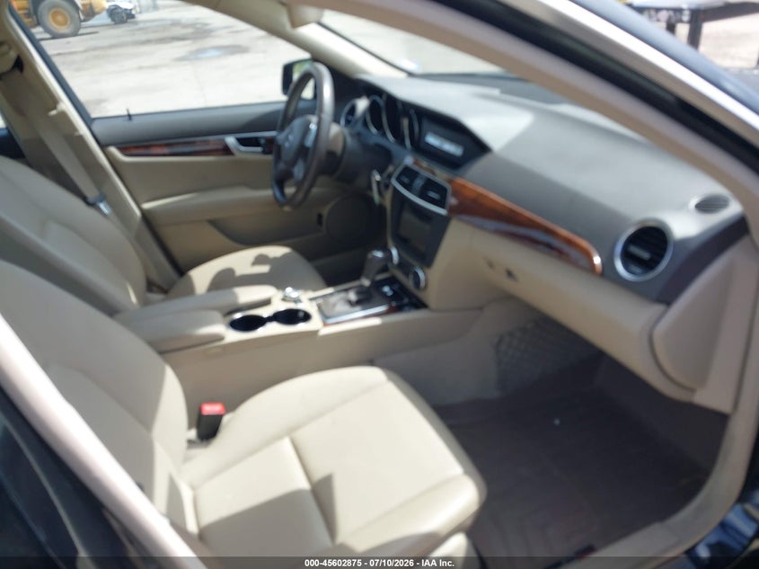 2012 Mercedes-benz C-klasse VIN WDDGF4HB3CR223505 IAAI salvage auction — FRONT END, Salvage Title, sold $1,450 on 2026-07-29 (photo 5)