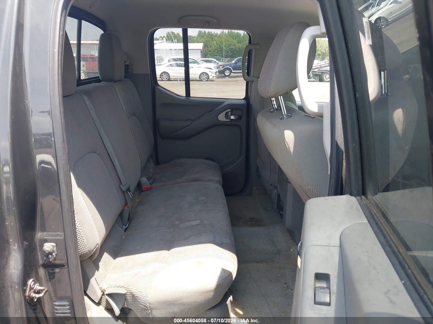 2015 Nissan Navara (frontier) VIN 1N6AD0ER9FN729378 IAAI salvage auction — SIDE, Salvage Title, sold $1,850 on 2026-07-30 (photo 8)