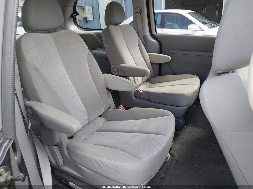 2014 Kia SEDONA VIN KNDMG4C74E6574165 IAAI salvage auction — NORMAL WEAR, Original (Kentucky), sold $275 on 2026-07-29 (photo 8)