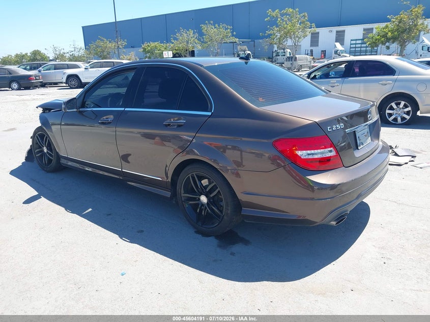 2014 Mercedes-benz C-klasse VIN WDDGF4HB8EG241075 IAAI salvage auction — LEFT FRONT, Salvage Title, sold $1,300 on 2026-08-10 (photo 3)