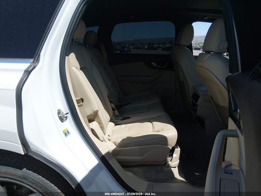 2017 Audi Q7 VIN WA1VAAF72HD027812 IAAI salvage auction — NORMAL WEAR, Clear-Dealer Only (Arizona), sold $3,125 on 2026-07-28 (photo 8)