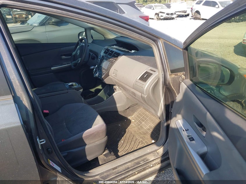 2014 Toyota Prius v VIN JTDZN3EU7E3342329 IAAI salvage auction — NORMAL WEAR, Clear (Illinois), sold $525 on 2026-07-28 (photo 5)