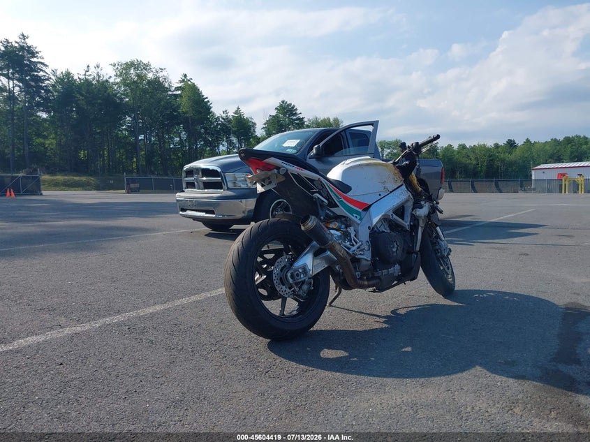 2020 Aprilia Tuono VIN ZD4KGU006LS001422 IAAI salvage auction — RIGHT SIDE, Salvage (Pennsylvania), sold $1,850 on 2026-08-11 (photo 3)