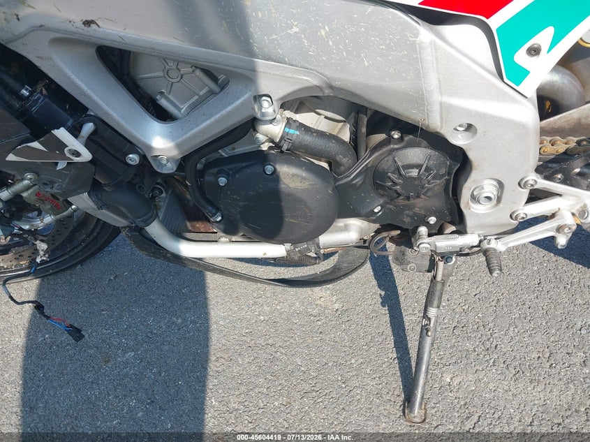 2020 Aprilia Tuono VIN ZD4KGU006LS001422 IAAI salvage auction — RIGHT SIDE, Salvage (Pennsylvania), sold $1,850 on 2026-08-11 (photo 8)