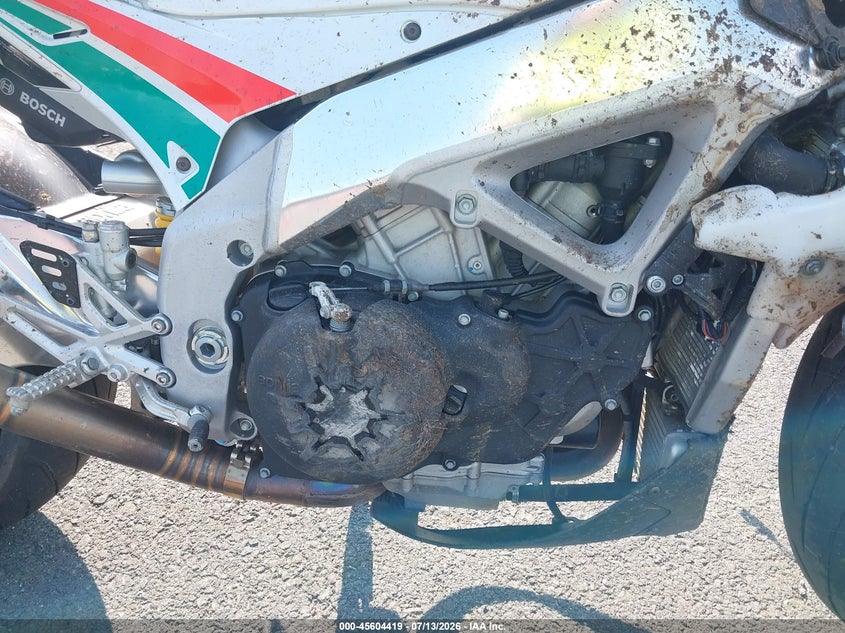 2020 Aprilia Tuono VIN ZD4KGU006LS001422 IAAI salvage auction — RIGHT SIDE, Salvage (Pennsylvania), sold $1,850 on 2026-08-11 (photo 9)