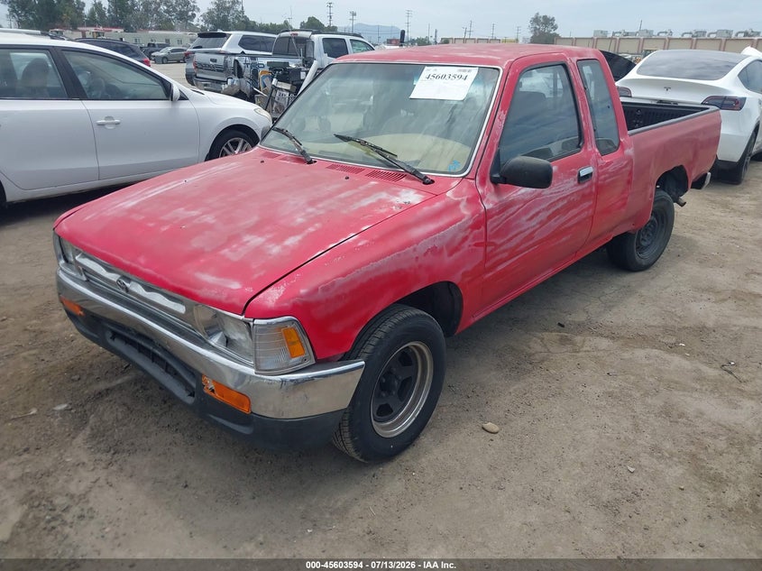 1992 Toyota Pickup VIN JT4VN93DXN5027372 IAAI salvage auction — FRONT & REAR, Salvage (California), sold $75 on 2026-07-29 (photo 2)