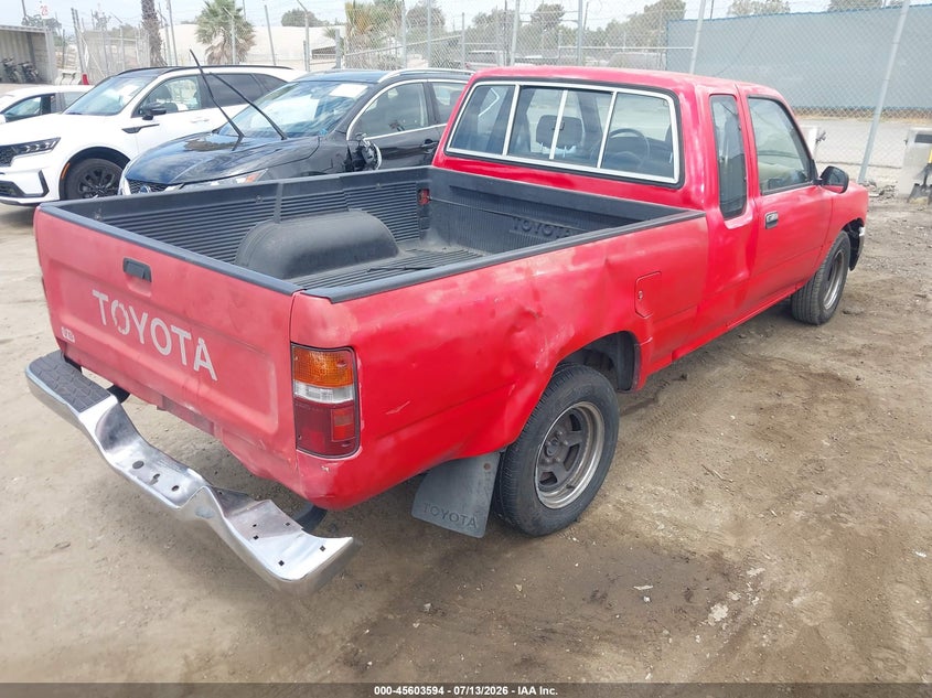 1992 Toyota Pickup VIN JT4VN93DXN5027372 IAAI salvage auction — FRONT & REAR, Salvage (California), sold $75 on 2026-07-29 (photo 4)