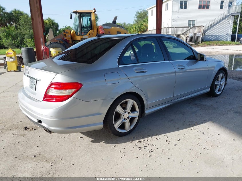 2010 Mercedes-benz C class VIN WDDGF5EB6AF381040 IAAI salvage auction — NORMAL WEAR, Clear (Florida), sold $500 on 2026-07-28 (photo 4)