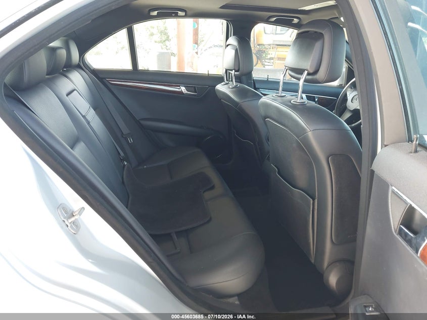 2010 Mercedes-benz C class VIN WDDGF5EB6AF381040 IAAI salvage auction — NORMAL WEAR, Clear (Florida), sold $500 on 2026-07-28 (photo 8)