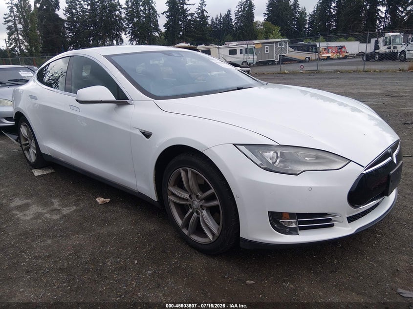 2015 Tesla Model s VIN 5YJSA1E12FF118753 IAAI salvage auction — REAR END, Salvage Title, sold $2,600 on 2026-07-29 (photo 1)
