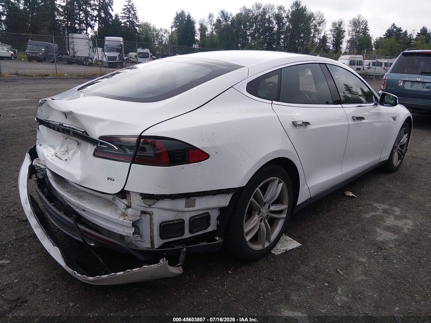 2015 Tesla Model s VIN 5YJSA1E12FF118753 IAAI salvage auction — REAR END, Salvage Title, sold $2,600 on 2026-07-29 (photo 4)