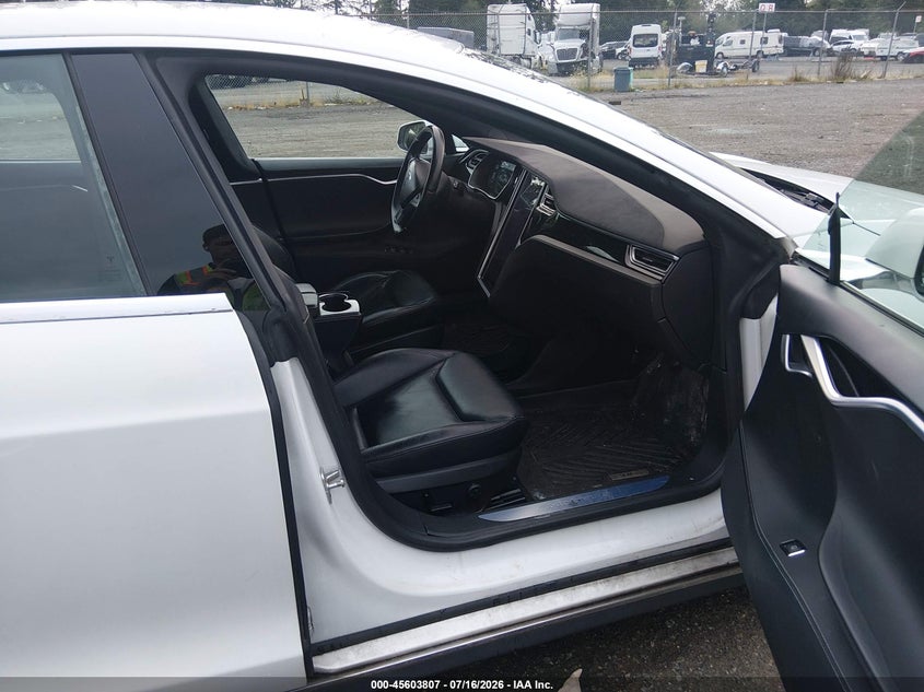 2015 Tesla Model s VIN 5YJSA1E12FF118753 IAAI salvage auction — REAR END, Salvage Title, sold $2,600 on 2026-07-29 (photo 5)