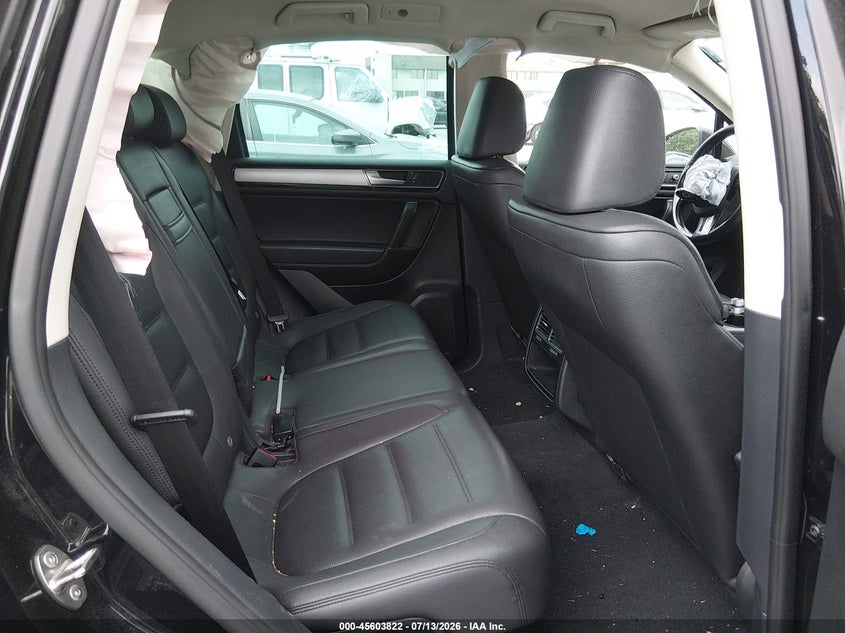 2015 Volkswagen Touareg VIN WVGEF9BP3FD007296 IAAI salvage auction — FRONT END, Salvage (California), sold $425 on 2026-08-04 (photo 8)