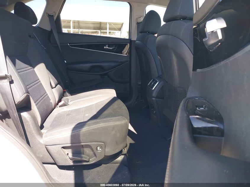 2020 Kia Sorento VIN 5XYPG4A35LG677733 IAAI salvage auction — NORMAL WEAR, Salvage Title, sold $3,800 on 2026-07-15 (photo 8)