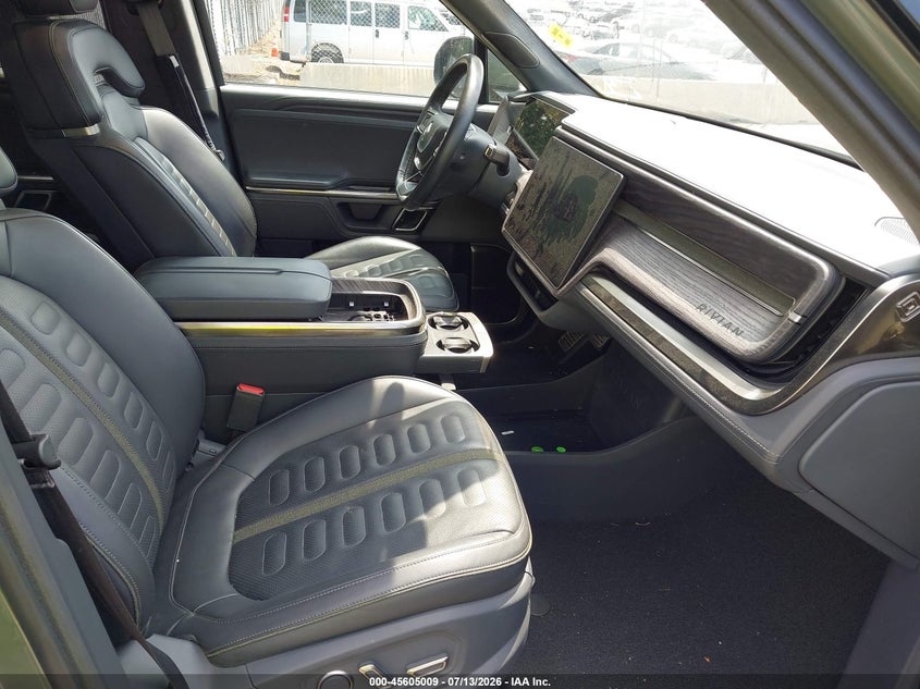 2022 Rivian R1t VIN 7FCTGAAL9NN005547 IAAI salvage auction — RIGHT SIDE, Mv-907A (New York), sold $14,600 on 2026-07-28 (photo 5)