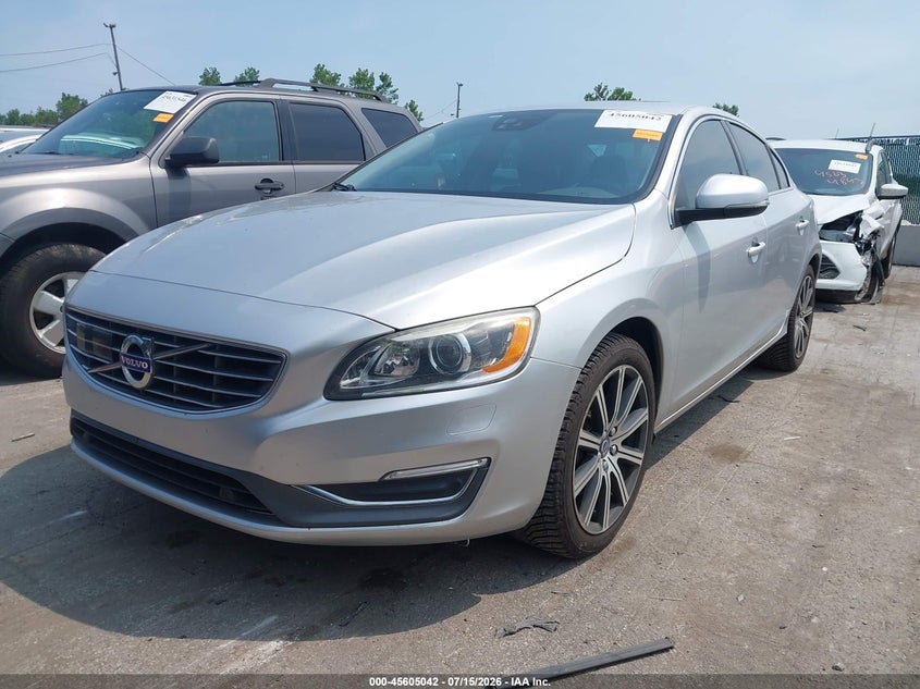 2018 Volvo VIN LYV402TM7JB158268 IAAI salvage auction — HAIL, Salvage (Ohio), sold $575 on 2026-07-28 (photo 2)