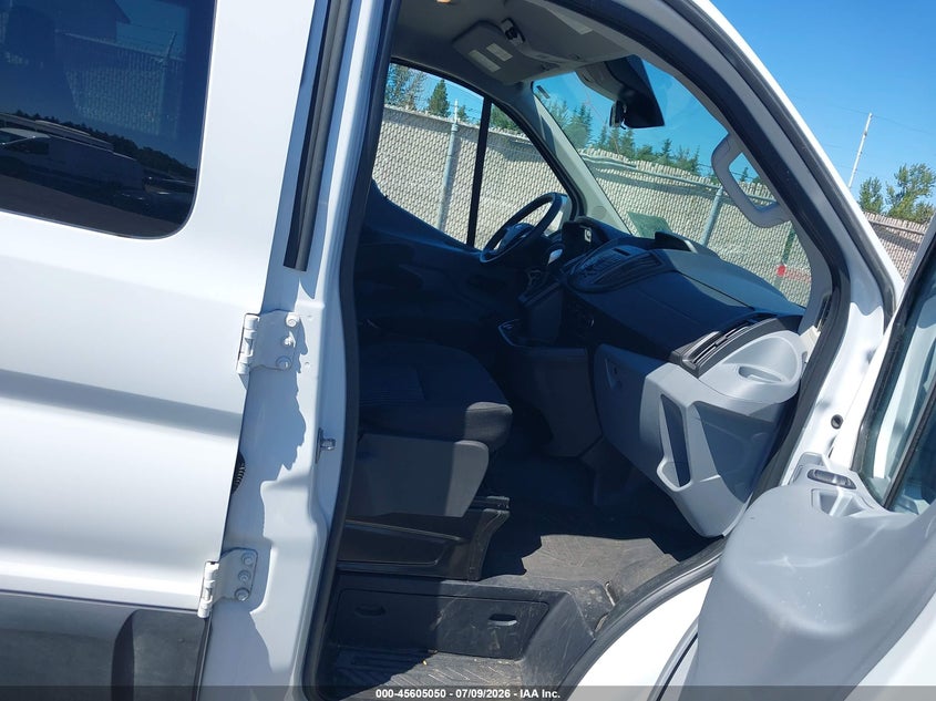2019 Ford Transit 150 VIN 1FMZK1ZM1KKB16808 IAAI salvage auction — NORMAL WEAR, Sf97 (Oregon), sold $25 on 2026-07-29 (photo 5)